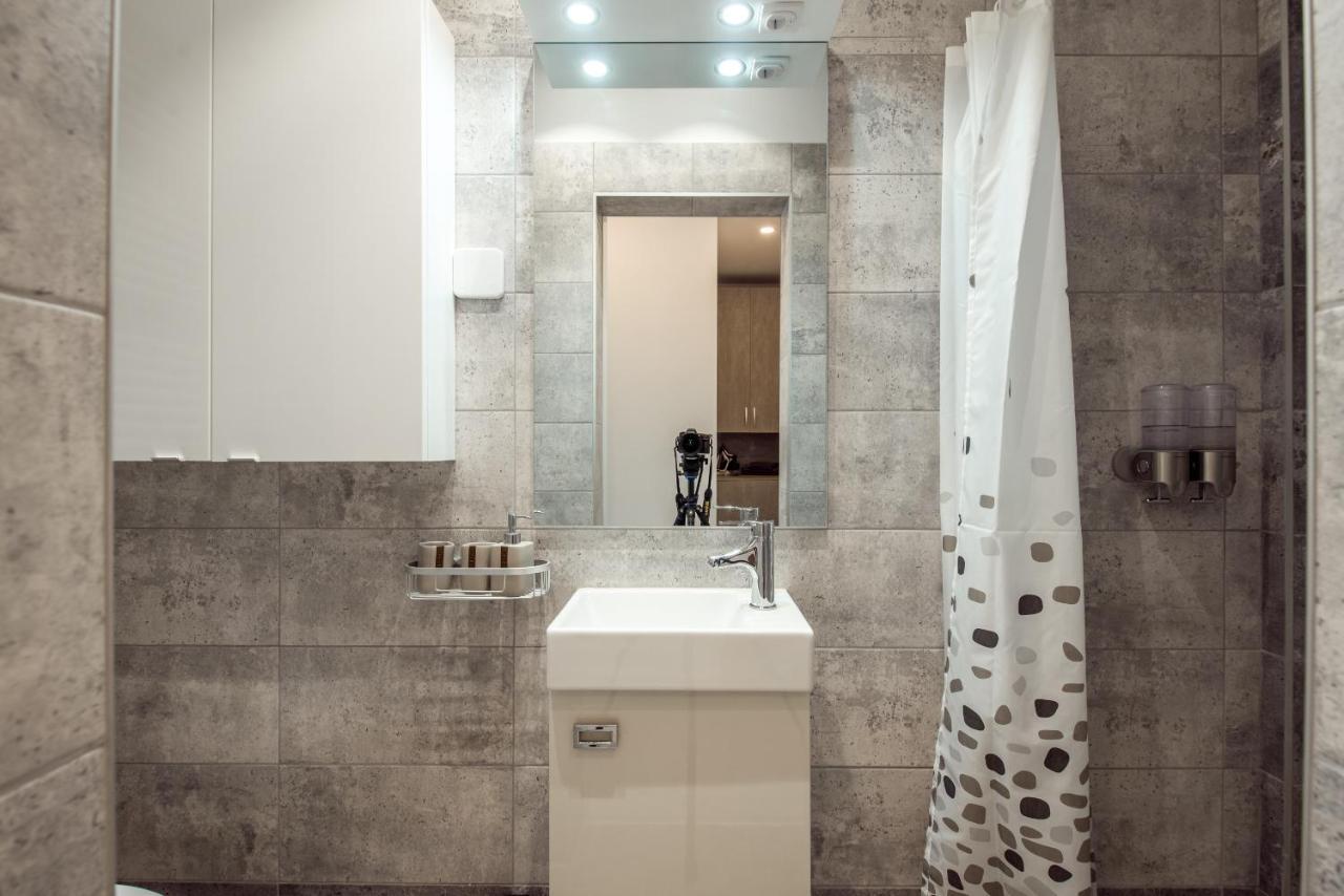 Fancy Penthouse Studio With Lakeview W10 Bucharest Exterior photo